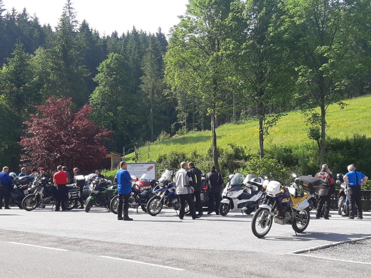 Gasthof Klug Zum Ehrensepp Modriach Dış mekan fotoğraf